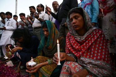 Des Pakistanais chrétiens se recueillent à Islamabad le 22 avril 2019 en mémoire des victimes Des Pakistanais chrétiens se recueillent à Islamabad le 22 avril 2019 en mémoire des victimes