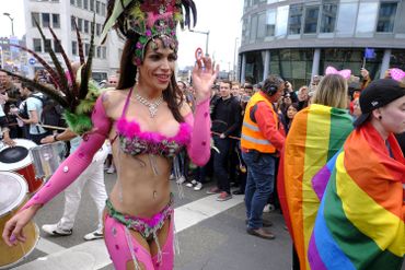 Plus de 55 000 personnes dans les rues de Bruxelles pour la Belgian Pride Plus de 55 000 personnes dans les rues de Bruxelles pour la Belgian Pride
