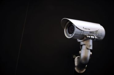 Pour limiter les risques, les caméras de la ville de Bruxelles ne sont pas connectées à internet. Pour limiter les risques, les caméras de la ville de Bruxelles ne sont pas connectées à internet.