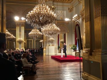Concernant le nouveau président américain, le Premier ministre a reconnu que "les messages durs en 140 caractères ont eu beaucoup plus d’impact que nous le pensions". Concernant le nouveau président américain, le Premier ministre a reconnu que "les messages durs en 140 caractères ont eu beaucoup plus d’impact que nous le pensions".