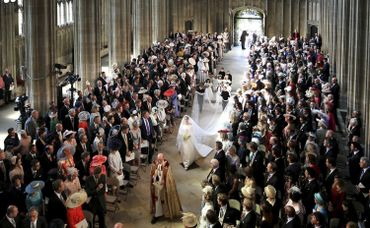 Voici la robe portée par Meghan Markle pour son mariage avec le prince Harry (vidéos) Voici la robe portée par Meghan Markle pour son mariage avec le prince Harry (vidéos)