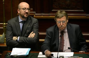 Jan Jambon rétablit les contrôles aux frontières avec la France Jan Jambon rétablit les contrôles aux frontières avec la France