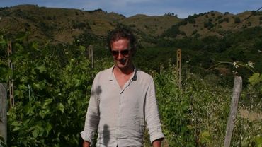Italkie, Sicile: Filip Kesteloot, Producteur de vin et d’huile d’olive à Linguaglossa Italkie, Sicile: Filip Kesteloot, Producteur de vin et d’huile d’olive à Linguaglossa