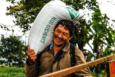"Un Monde Positif" : Jonathan Bradfer vous présente son voyage hors des sentiers battus "Un Monde Positif" : Jonathan Bradfer vous présente son voyage hors des sentiers battus