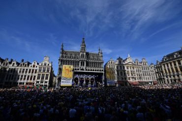 A Bruxelles, 75 000 personnes ont assisté à la présentation des coureurs du Tour de France (photos) A Bruxelles, 75 000 personnes ont assisté à la présentation des coureurs du Tour de France (photos)
