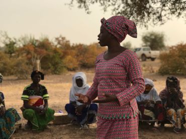 25 femmes sont membres de la Caisse de résilience à Ronga, un programme soutenu par la Coopération belge. Dans la région, 900 familles en bénéficient. 25 femmes sont membres de la Caisse de résilience à Ronga, un programme soutenu par la Coopération belge. Dans la région, 900 familles en bénéficient.