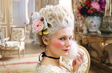 Le Marie-Antoinette de Sofia Coppola en 2006, un ravissement pour les yeux, pour les émotions et l'une des premières créations cinématographique surfant sur le courant esthétique des tons pastels. Le Marie-Antoinette de Sofia Coppola en 2006, un ravissement pour les yeux, pour les émotions et l'une des premières créations cinématographique surfant sur le courant esthétique des tons pastels.