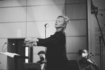 Sofia Wisloka v Trust, dyrygent z wolnym prętem Sofia Wisloka v Trust, dyrygent z wolnym prętem