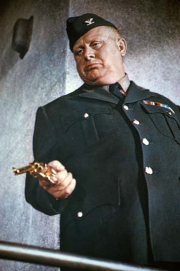 Gert Fröbe ou Auric Goldfinger Gert Fröbe ou Auric Goldfinger