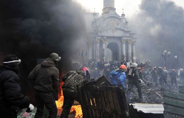 Ukraine: les manifestants lancent l'assaut, au moins 25 personnes tuées ce jeudi Ukraine: les manifestants lancent l'assaut, au moins 25 personnes tuées ce jeudi