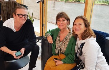 Ozark Henry avec l'équipe des Ambassadeurs Ozark Henry avec l'équipe des Ambassadeurs
