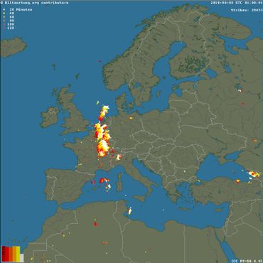 Les impacts de foudre en Europe ce 8 août 2018 à 1h du matin Les impacts de foudre en Europe ce 8 août 2018 à 1h du matin