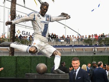 David Beckham et sa statue David Beckham et sa statue