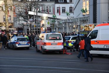 Allemagne: un homme fonce dans la foule avec sa voiture Allemagne: un homme fonce dans la foule avec sa voiture