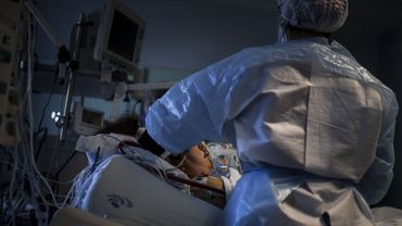 Sylvie "je n'en veux pas au médecin qui doit choisir entre ma maman et un monsieur de 45 ans" Sylvie "je n'en veux pas au médecin qui doit choisir entre ma maman et un monsieur de 45 ans"