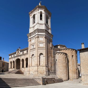 Cathédrale de Roda de Isabena, qui fut visitée par "Erik el Belga" Cathédrale de Roda de Isabena, qui fut visitée par "Erik el Belga"