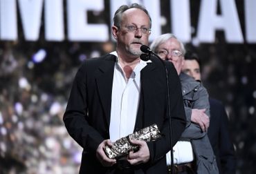 Yve Hinant au micro des César après avoir reçu le prix du meilleur documentaire pour "Ni juge, ni soumise" Yve Hinant au micro des César après avoir reçu le prix du meilleur documentaire pour "Ni juge, ni soumise"