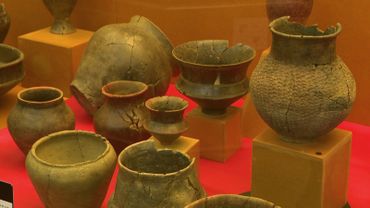 De nombreux aspects de la vie quotidienne des Celtes : l’habillement, l’habitat, l’outillage, le commerce, les pratiques funéraires, et plus encore… De nombreux aspects de la vie quotidienne des Celtes : l’habillement, l’habitat, l’outillage, le commerce, les pratiques funéraires, et plus encore…