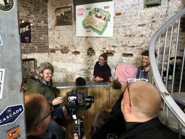 Le tournage très festif à la Brasserie du Borinage Le tournage très festif à la Brasserie du Borinage