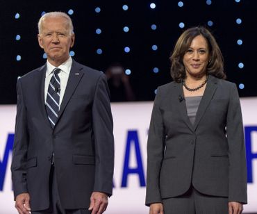 Joe Biden s'était engagé dès le début de sa campagne à choisir une femme comme colistière. C'est chose faite avec Kamala Harris. Joe Biden s'était engagé dès le début de sa campagne à choisir une femme comme colistière. C'est chose faite avec Kamala Harris.