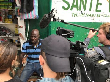 Une interview à Brazzaville - marché de Poto-Poto Une interview à Brazzaville - marché de Poto-Poto