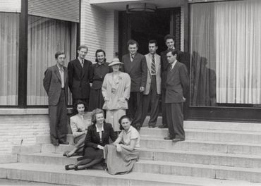 S.M. la Reine Elisabeth et les lauréats (1951) S.M. la Reine Elisabeth et les lauréats (1951)
