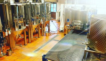 La brasserie Saint-Lazare met au point des recettes uniques couvrant une large gamme de bières artisanales. La brasserie Saint-Lazare met au point des recettes uniques couvrant une large gamme de bières artisanales.