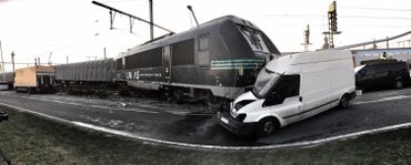 Schaerbeek: une locomotive déraille et finit sur la voirie Schaerbeek: une locomotive déraille et finit sur la voirie