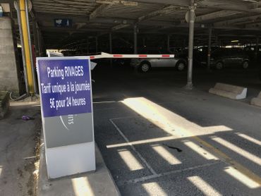 Le parking des Rivages, c'est 5 euros la journée ; Rive Gauche, c'est 25 euros Le parking des Rivages, c'est 5 euros la journée ; Rive Gauche, c'est 25 euros
