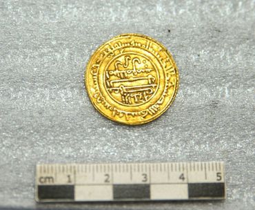 Trésor "rare": 2000 pièces d'or du XIIème siècle découvertes à l'abbaye de Cluny Trésor "rare": 2000 pièces d'or du XIIème siècle découvertes à l'abbaye de Cluny