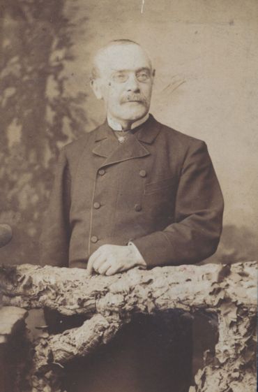 Théodore t'Serstevens, le juge qui décida du sort de Paul Verlaine ! Théodore t'Serstevens, le juge qui décida du sort de Paul Verlaine !