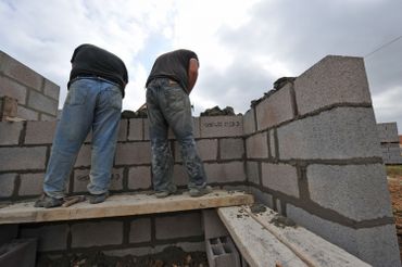 Le gouvernement prendra des dispositions spécifiques en matière de pension pour des métiers lourds. Le gouvernement prendra des dispositions spécifiques en matière de pension pour des métiers lourds.