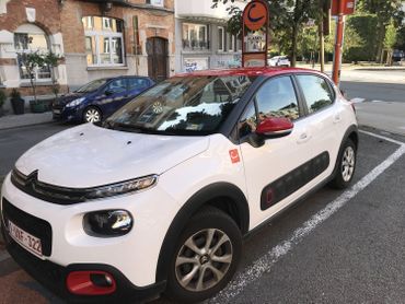 Cambio, c'est 526 stations et 1.270 voitures (des Citroën) pour 34.665 utilisateurs. Cambio, c'est 526 stations et 1.270 voitures (des Citroën) pour 34.665 utilisateurs.