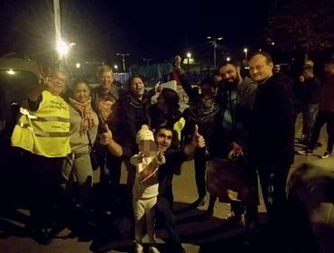 Le collectif se charge de récolter des vivres non périssables et de les acheminer vers les camps de réfugiés. Le collectif se charge de récolter des vivres non périssables et de les acheminer vers les camps de réfugiés.