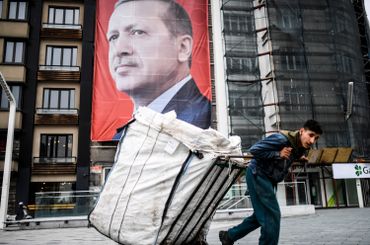 Une affiche géante d'Erdogan à Istanbul Une affiche géante d'Erdogan à Istanbul