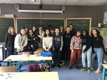Les élèves sont partis de rien ou presque, et après quelques semaines, ils sont déjà capables de se présenter, d’expliquer ce qu’ils aiment. Les élèves sont partis de rien ou presque, et après quelques semaines, ils sont déjà capables de se présenter, d’expliquer ce qu’ils aiment.