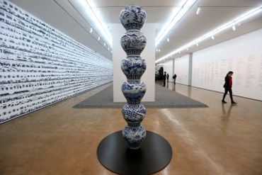 L'une des oeuvres de la série rétrospective exposée par Ai Weiwei en mai dernier à Santiago du Chili et liée à la série "Pillar", dont certaines pièces ont été détruites ce weekend à Pékin L'une des oeuvres de la série rétrospective exposée par Ai Weiwei en mai dernier à Santiago du Chili et liée à la série "Pillar", dont certaines pièces ont été détruites ce weekend à Pékin
