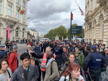 La manifestation se tient pour l'instant dans le calme. La manifestation se tient pour l'instant dans le calme.