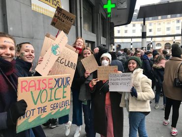 Pour se faire entendre mais aussi se faire voir, les pancartes étaient de mise