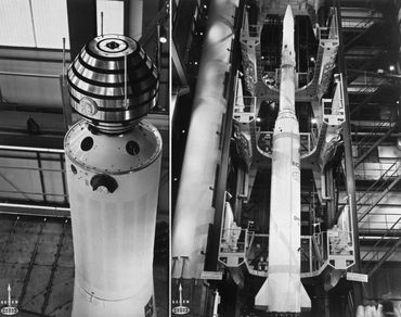 Le satellite "Astérix" (à gauche), et sa fusée "Diamant A" (à droite) avant le lancement, dans le Sahara algérien, le 26 novembre 1965 Le satellite "Astérix" (à gauche), et sa fusée "Diamant A" (à droite) avant le lancement, dans le Sahara algérien, le 26 novembre 1965