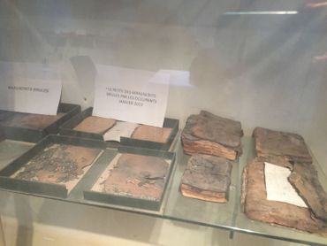 Les manuscrits calcinés Les manuscrits calcinés