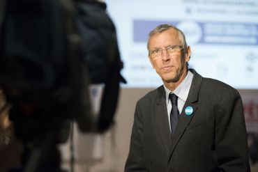 Yves Vasseur, l'ancien commissaire général de Mons 2015, a commencé l'enquête sur la fameuse photo de Vincent/Theo. Yves Vasseur, l'ancien commissaire général de Mons 2015, a commencé l'enquête sur la fameuse photo de Vincent/Theo.