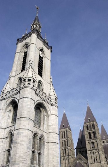 Le beffroi de Tournai est le plus ancien monument du genre en Belgique. Le beffroi de Tournai est le plus ancien monument du genre en Belgique.