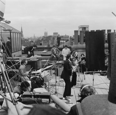 Concert sur le rooftop du numéro 3 de Savile Road, où ce trouvait la maison d'Apple, à Londres, le 30 janvier 1969. Concert sur le rooftop du numéro 3 de Savile Road, où ce trouvait la maison d'Apple, à Londres, le 30 janvier 1969.