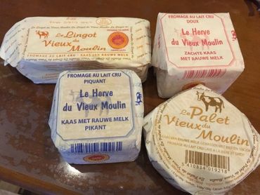 A la fromagerie du Vieux Moulin, Madeleine Hanssen est aujourd’hui la dernière à produire des fromages de Herve au lait cru, mais elle produit aussi d’autres fromages au lait de vache et de chèvre aussi A la fromagerie du Vieux Moulin, Madeleine Hanssen est aujourd’hui la dernière à produire des fromages de Herve au lait cru, mais elle produit aussi d’autres fromages au lait de vache et de chèvre aussi