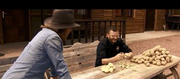 Notre Chef à la corvée "patate" à Western City ! Notre Chef à la corvée "patate" à Western City !