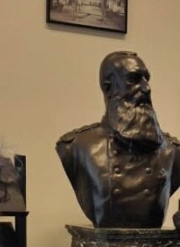 Le buste de Léopold II déménagé il y a 20 ans dans une pièce, à l'abri des regards. cette fois, il a rejoint les réserves de l'UMons Le buste de Léopold II déménagé il y a 20 ans dans une pièce, à l'abri des regards. cette fois, il a rejoint les réserves de l'UMons