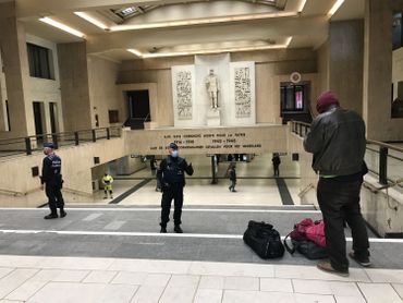 Port du masque obligatoire dans les transports en commun : la prévention avant l'amende Port du masque obligatoire dans les transports en commun : la prévention avant l'amende