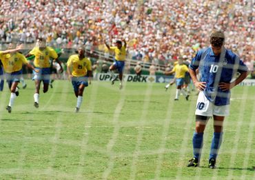 Roberto Baggio rate son penalty en finale du Mondial 1994 Roberto Baggio rate son penalty en finale du Mondial 1994