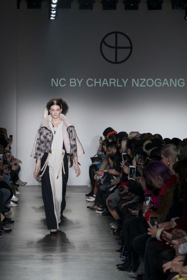 "A New York, c'était la folie. Les blogueuses dégainaient leur téléphone à gauche à droite pour faire des stories de mes tenues" Charly Nzogang. "A New York, c'était la folie. Les blogueuses dégainaient leur téléphone à gauche à droite pour faire des stories de mes tenues" Charly Nzogang.